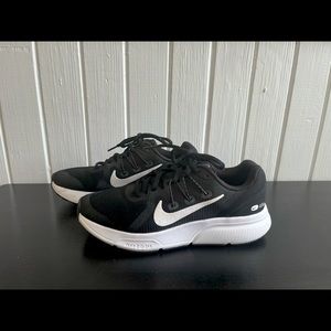 Women’s Nike Zoom 3 size 7.5